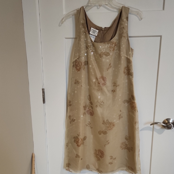 Laura Ashley Chic Beige Floral Dress - Picture 1 of 13